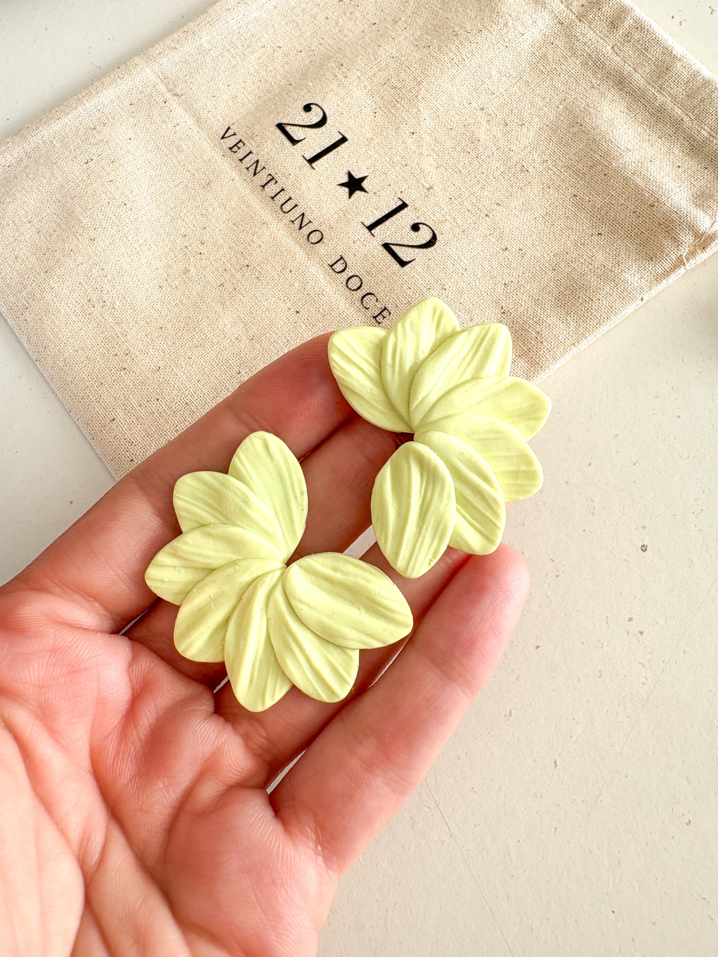 Aros Josefa Amarillo Pastel