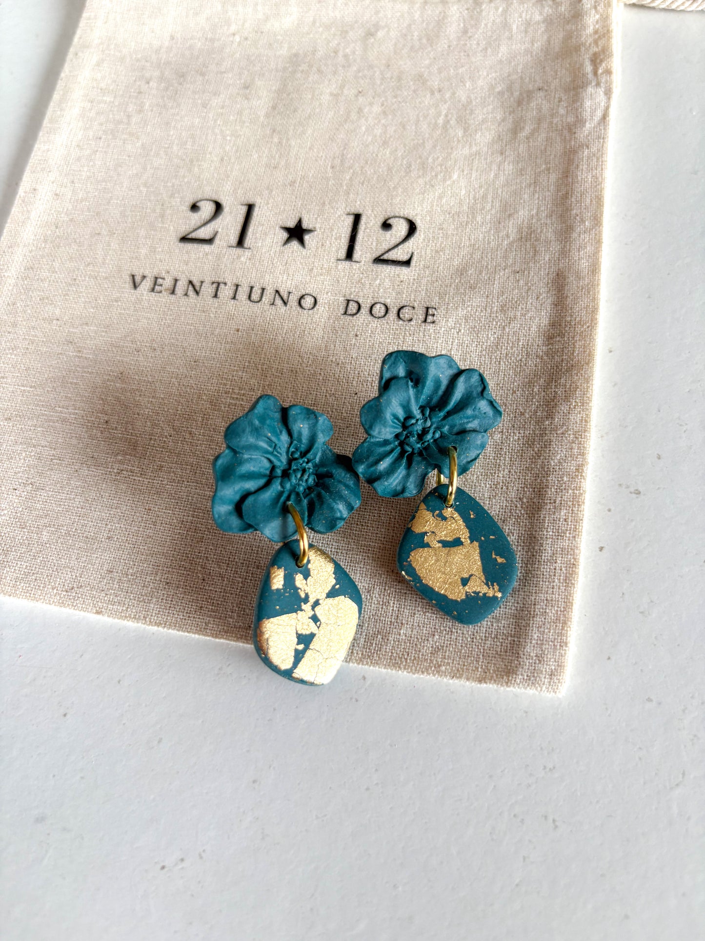 Aros Flora Azul Petróleo / Dorado