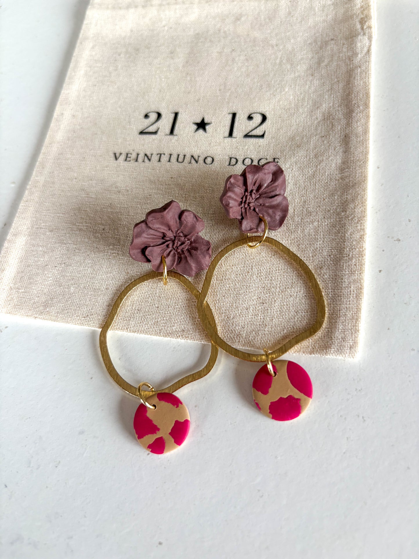 Aros Maca Beige / Fucsia