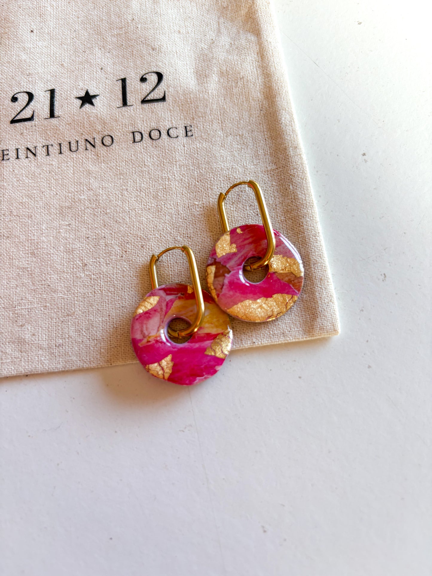 Aros Argolla Ovalada Fucsia