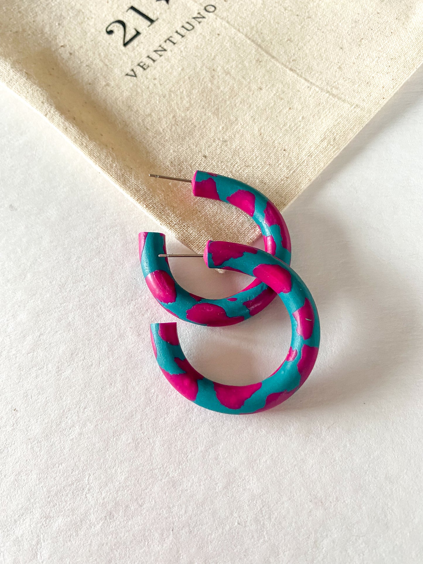 Aros Argollas Labe Fucsia
