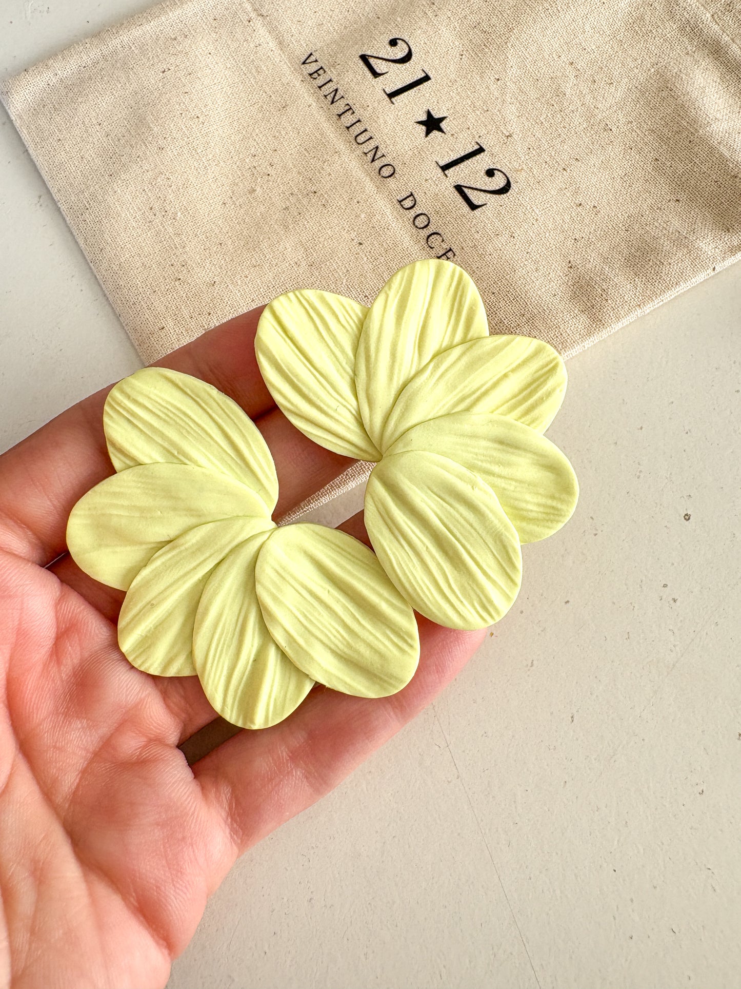 Aros Paula Amarillo Pastel