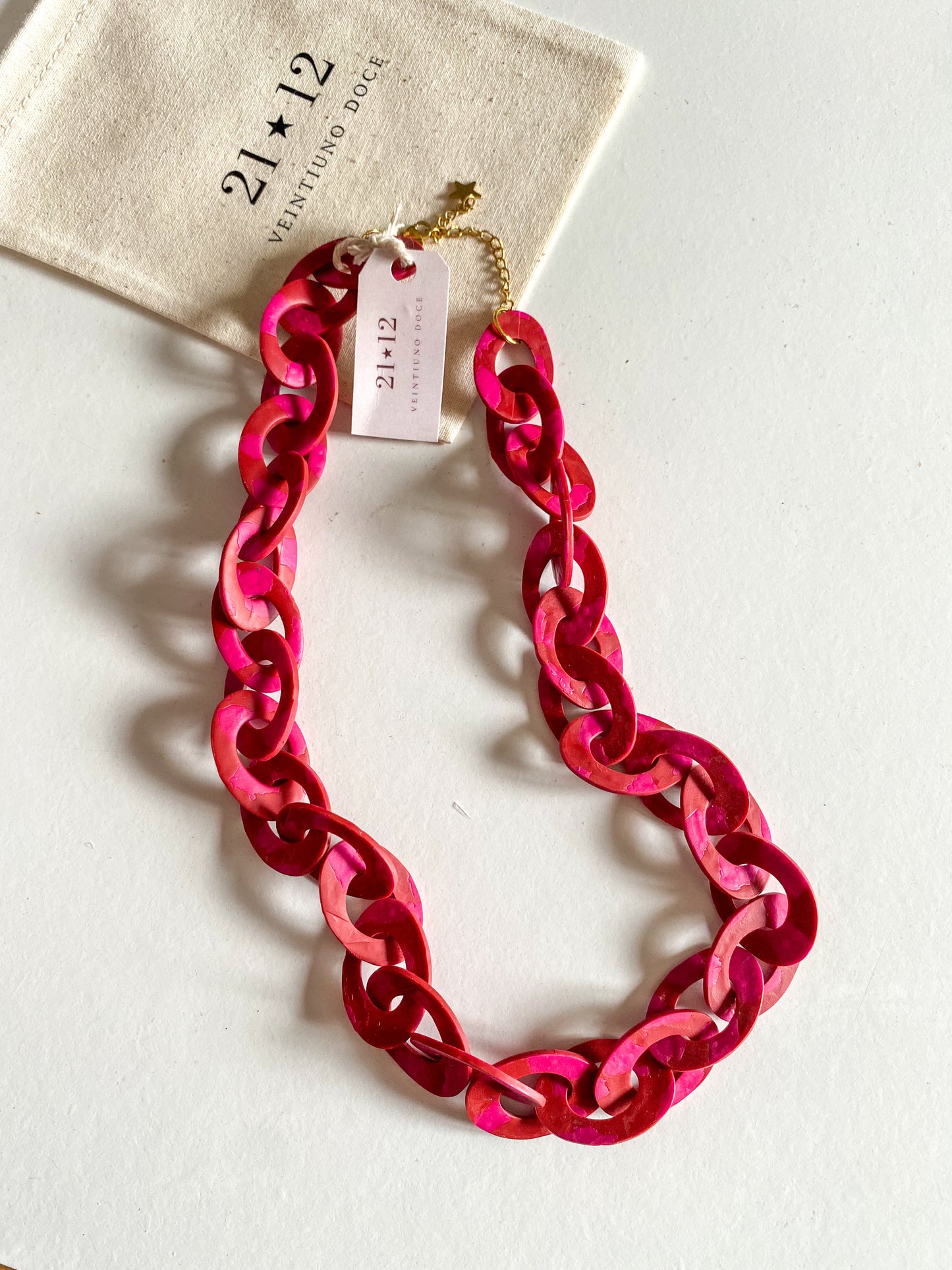 Collar cadena Burdeo / Fucsia