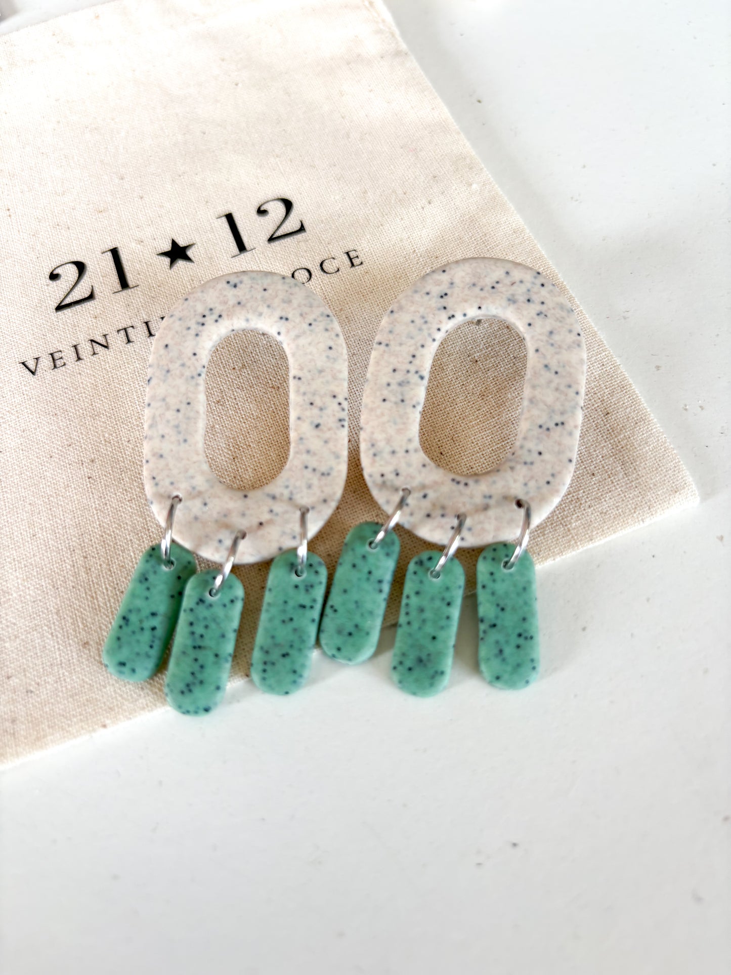 Aros Remu Beige / Turquesa granito