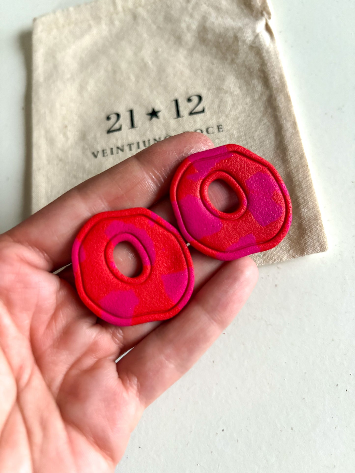 Aros Antonia Rojo/ Fucsia