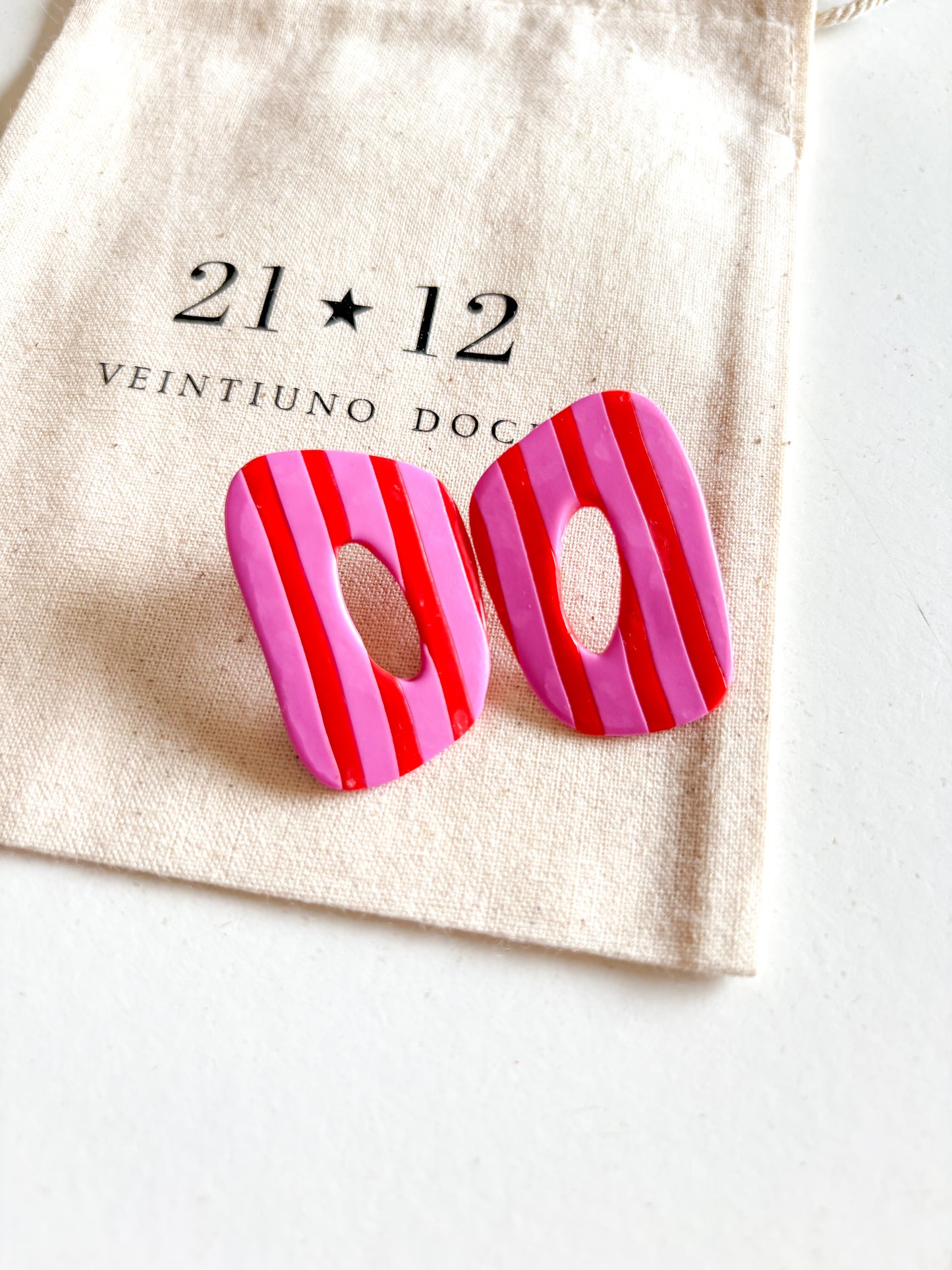 Aros Dome Rayas Verticales Rosado / Rojo