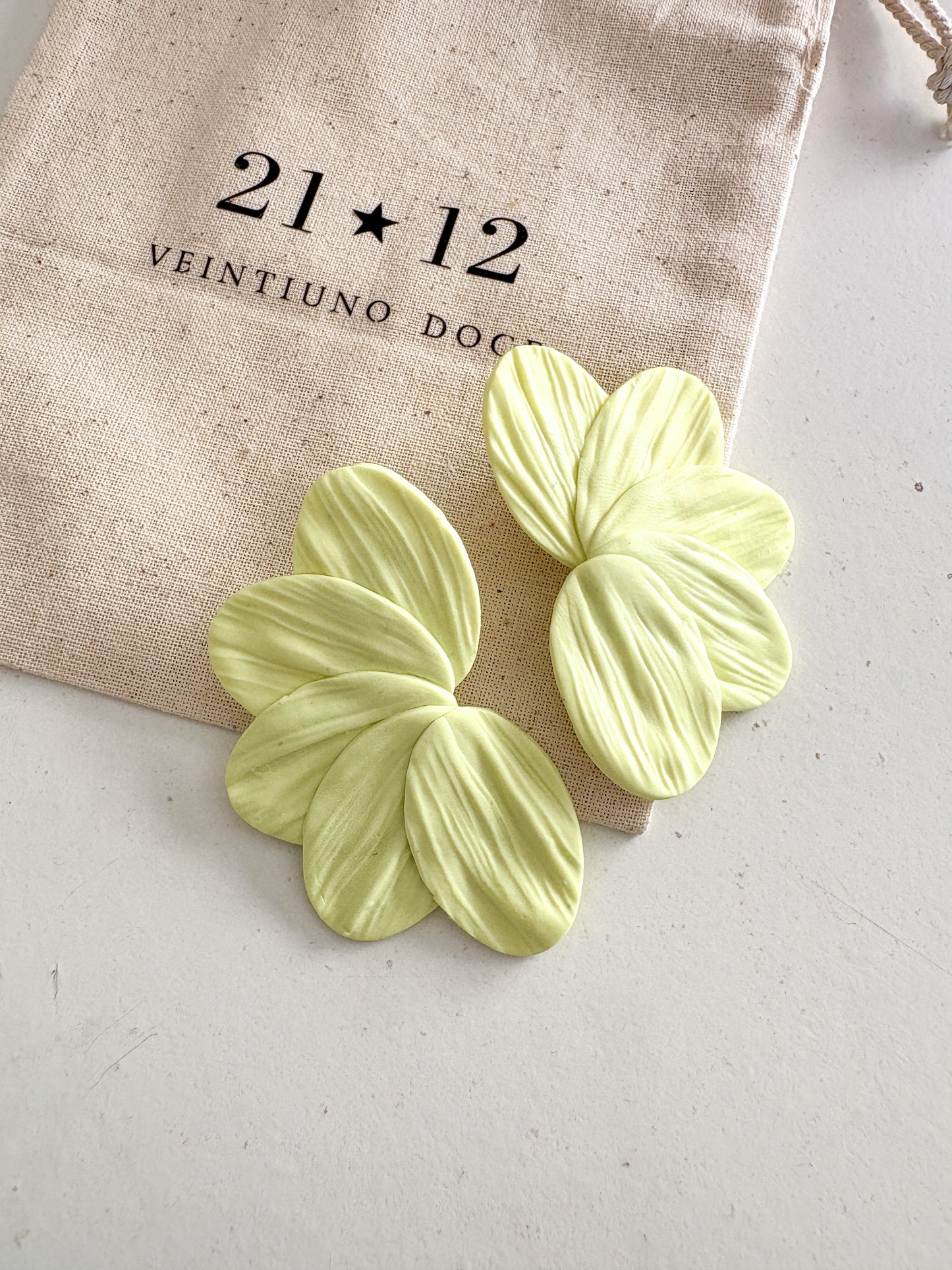 Aros Paula Amarillo Pastel